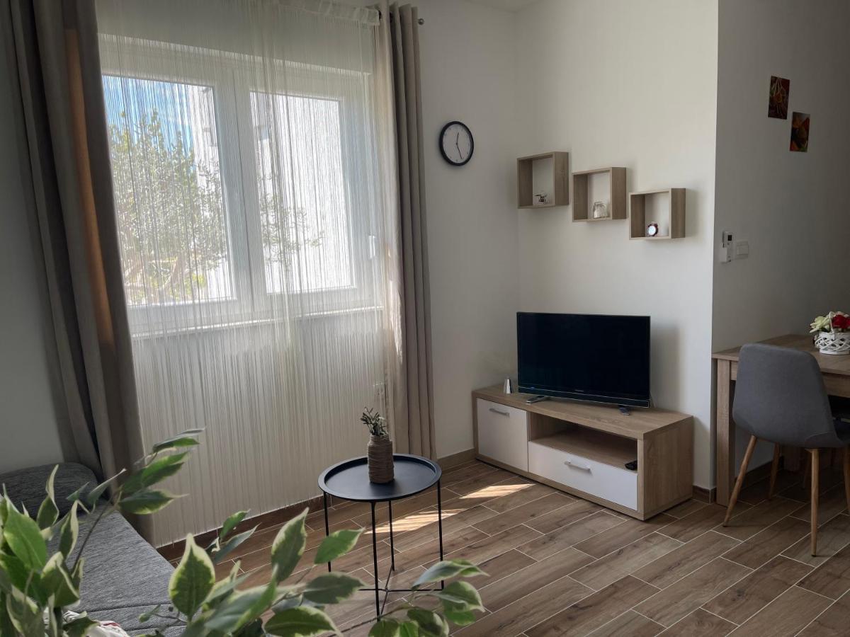 Apartman Solin 2, Parking Apartment Exterior photo